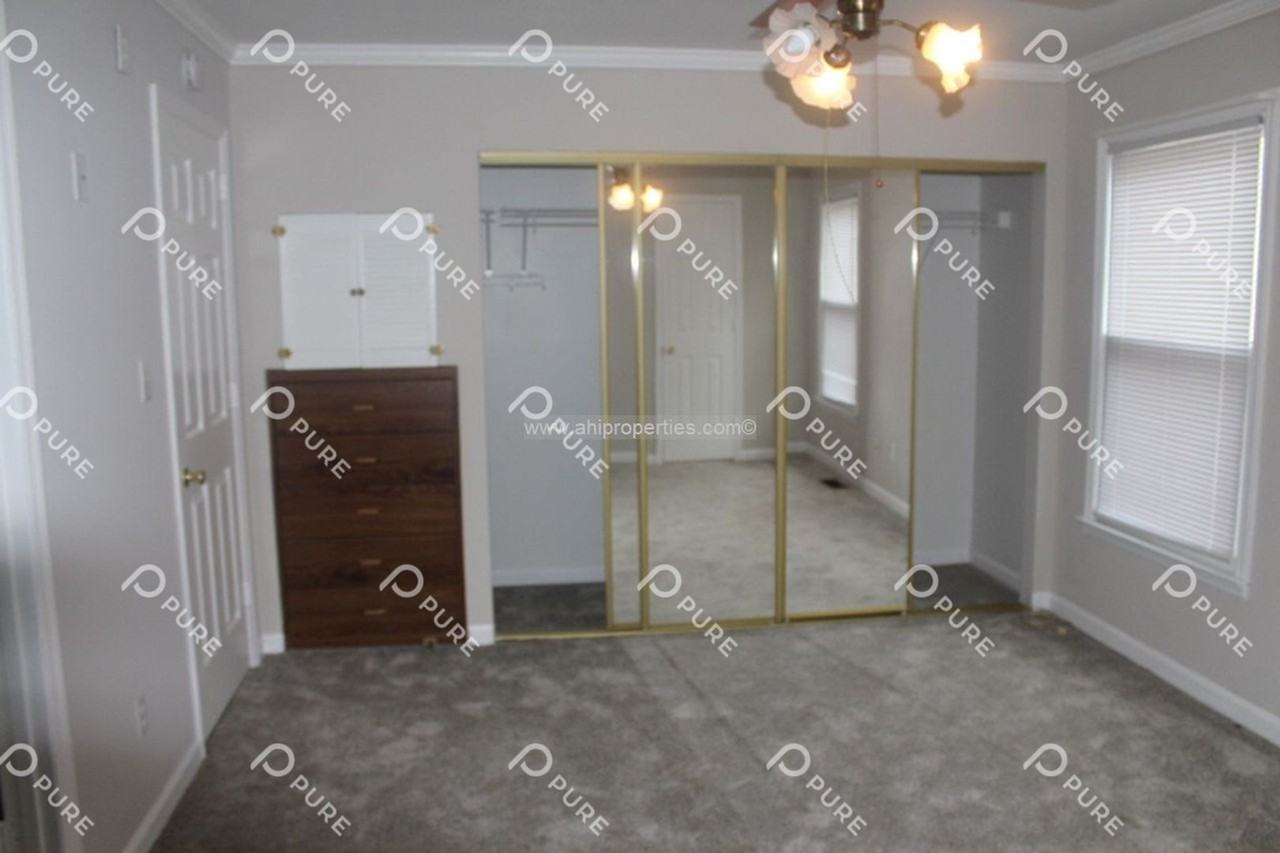 2817 Wynterhall Road Southeast - Photo 7 of 21