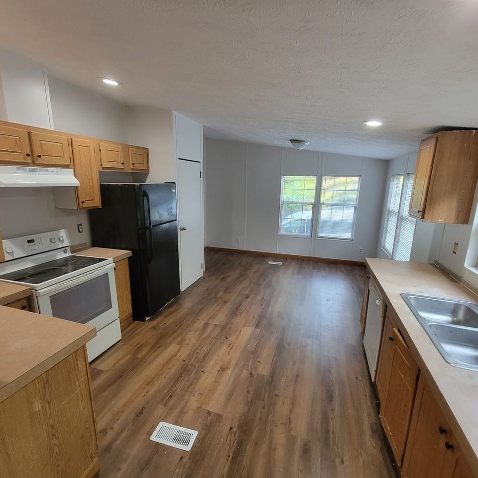 230 Shadow Ln - Photo 3 of 12