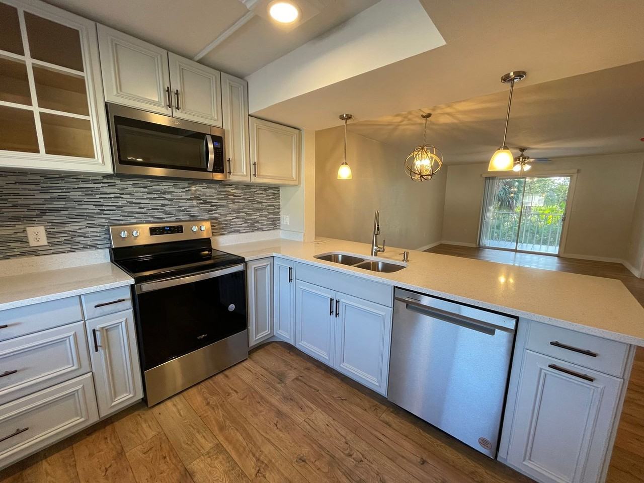 2395 Naples Trace Cir #6 - Photo 4 of 19