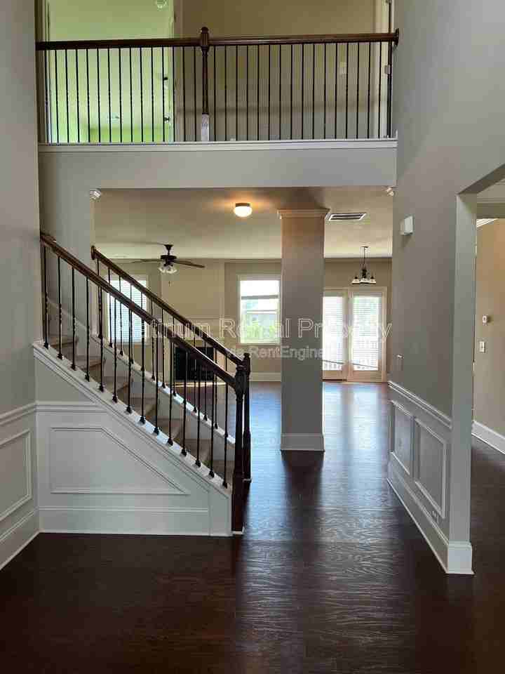 4770 Leatherstone Way - Photo 5 of 50