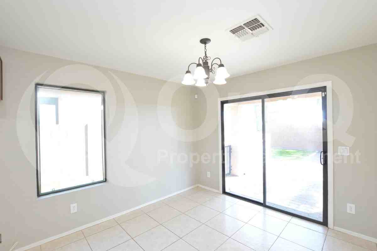 9263 E Greenway St - Photo 7 of 27