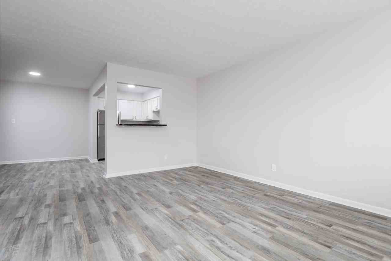 4577 Olentangy River Rd - Photo 6 of 33