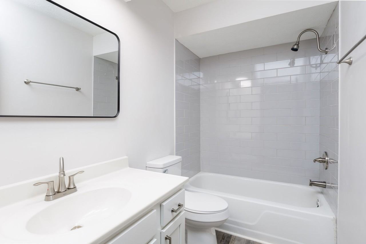 4577 Olentangy River Rd - Photo 7 of 33