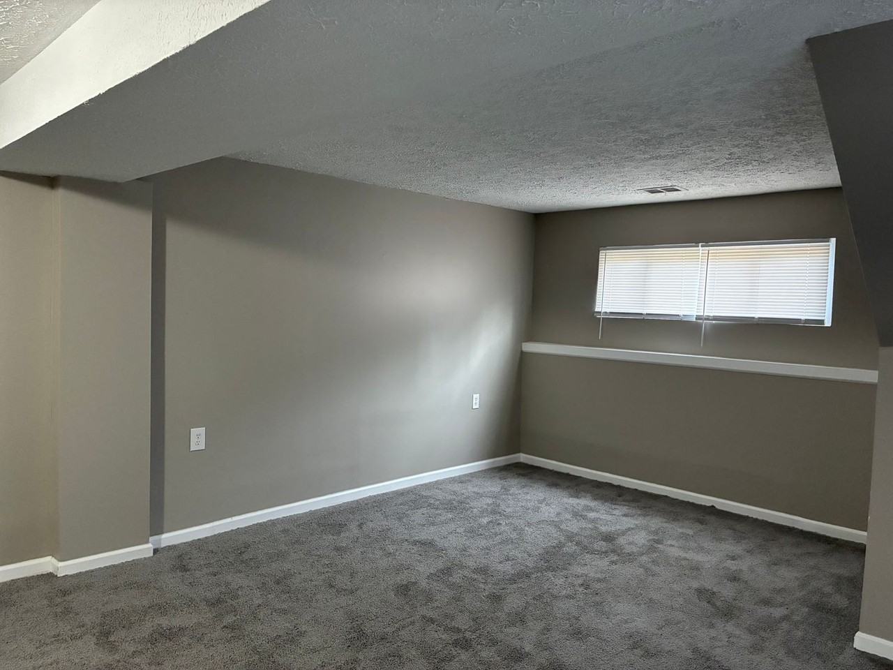 5071 Albany Drive - Photo 7 of 8