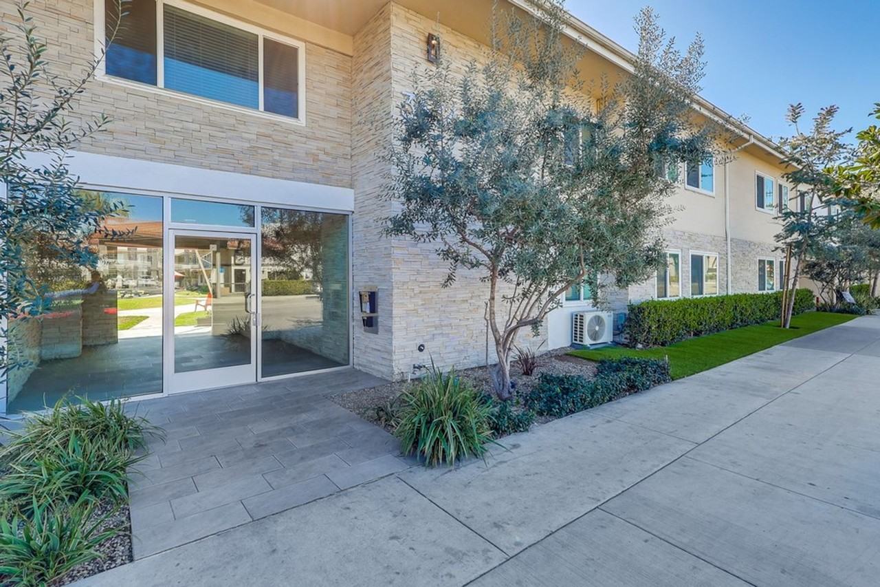 Convenient Inglewood Living Near SoFi & 105 Freeway! - Photo 5 of 5