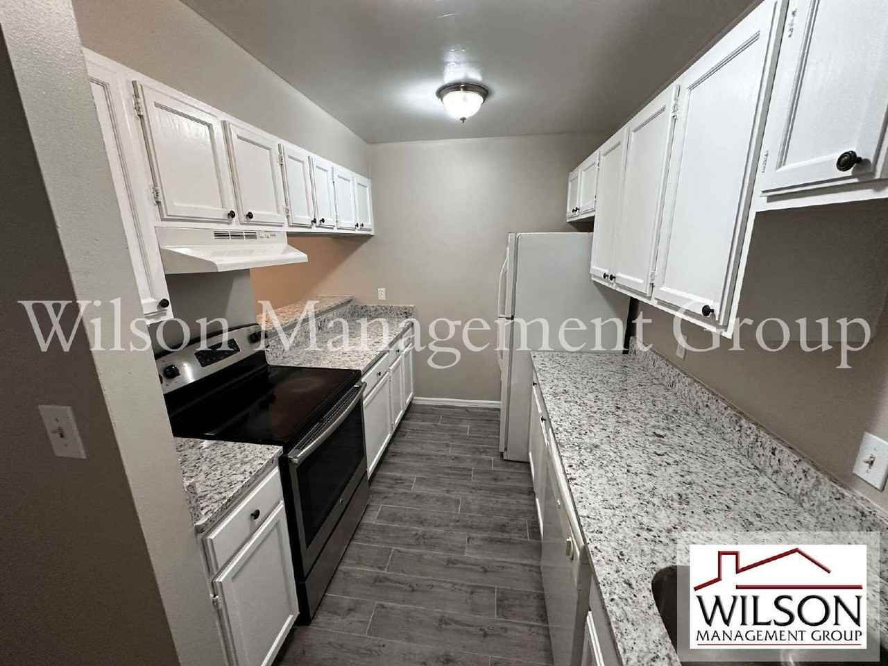 500 Yellowwood Court - Photo 3 of 21