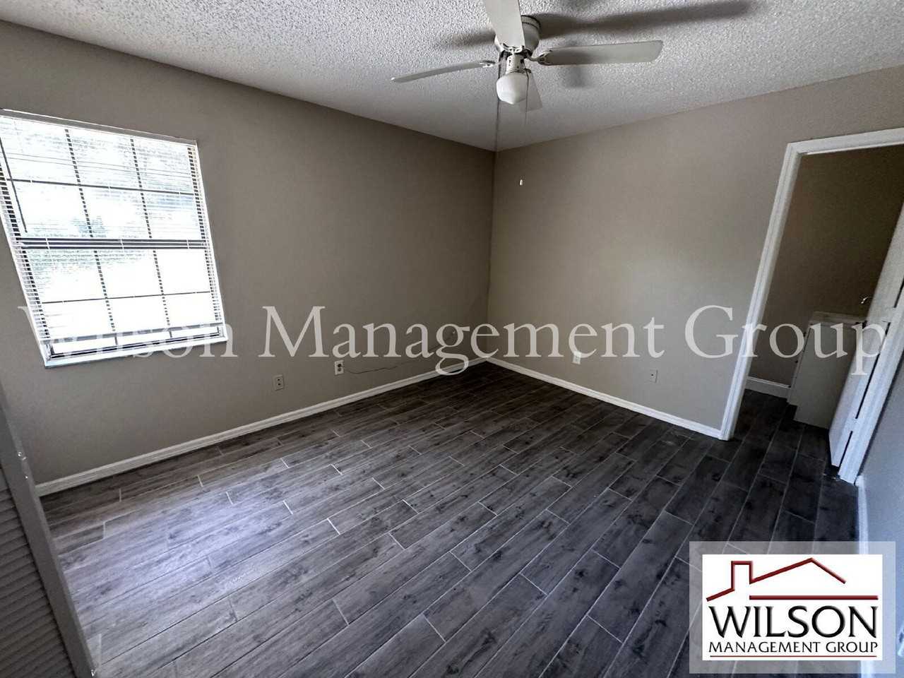 500 Yellowwood Court - Photo 6 of 21