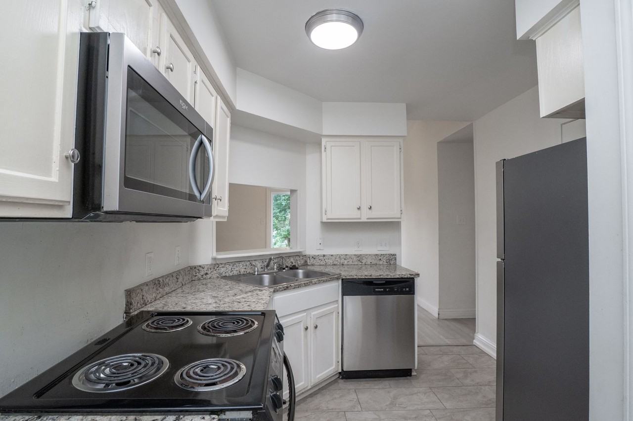 12506 Westglen Dr - Photo 6 of 22