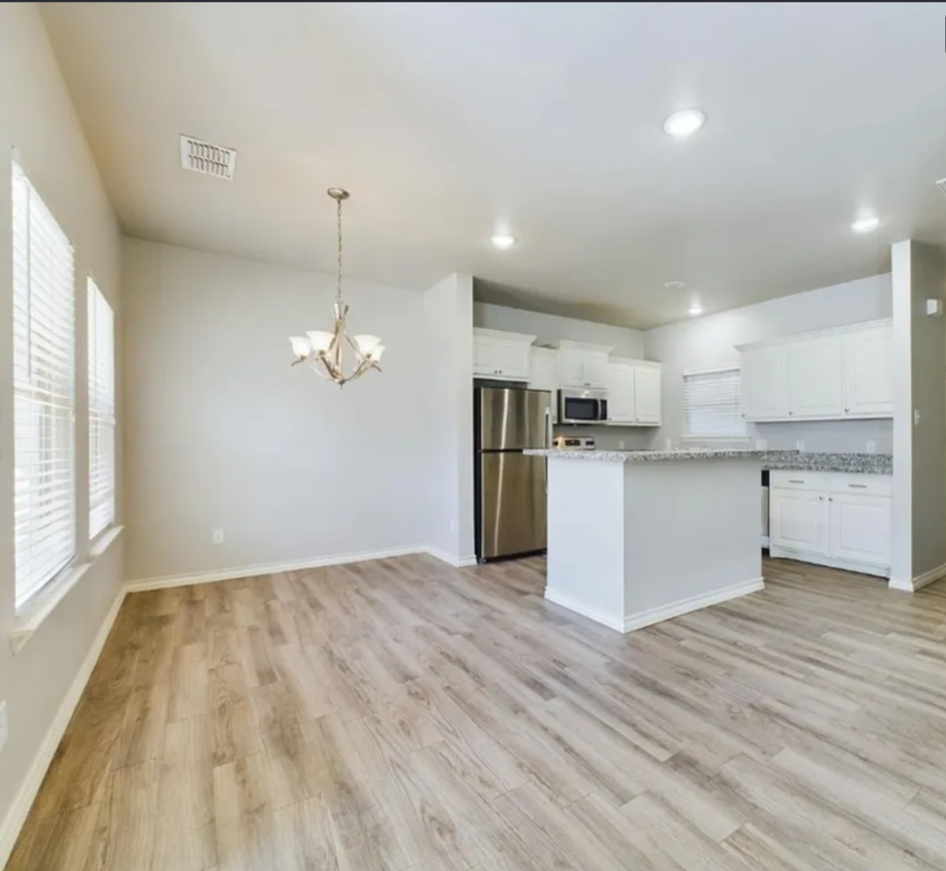 6040 24th St - Photo 3 of 13