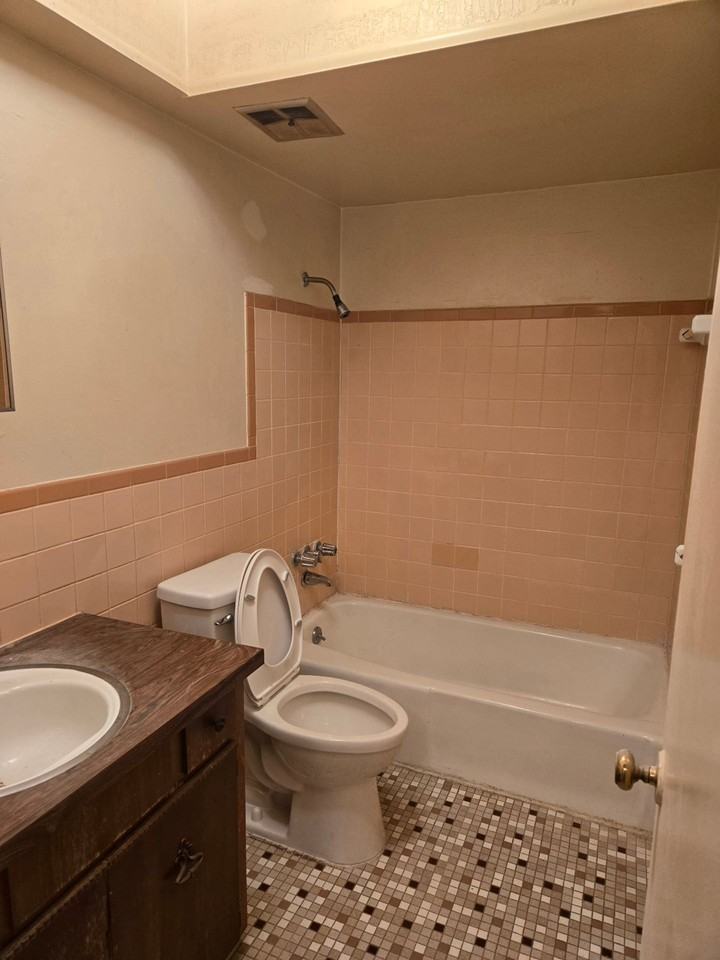 Park Ridge Apartments - Photo 3 of 5