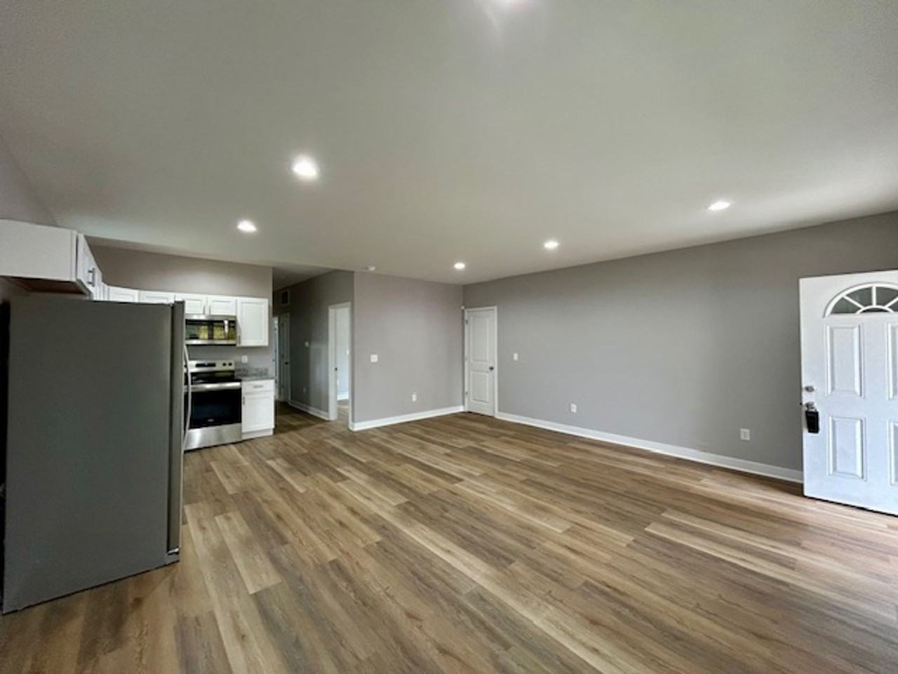 Charming 3 - Photo 7 of 24