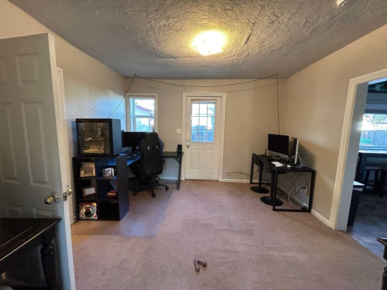 326 North Loomis Avenue - Photo 7 of 12