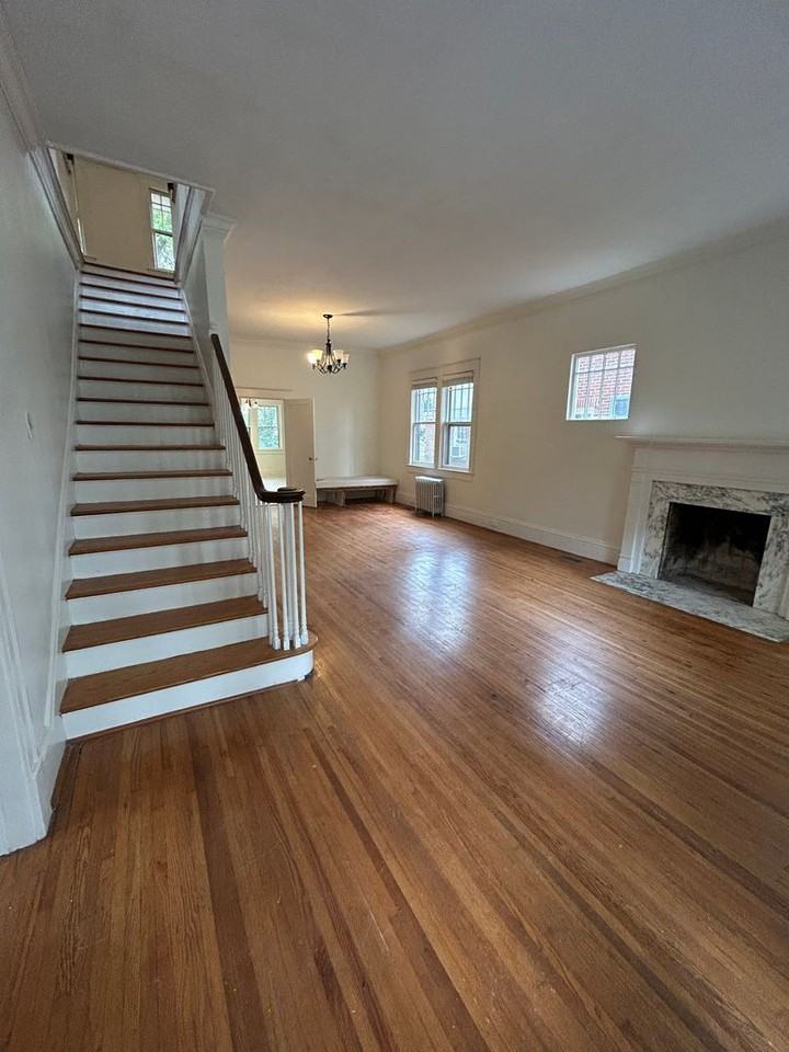 307 Virginia Ave - Photo 2 of 18