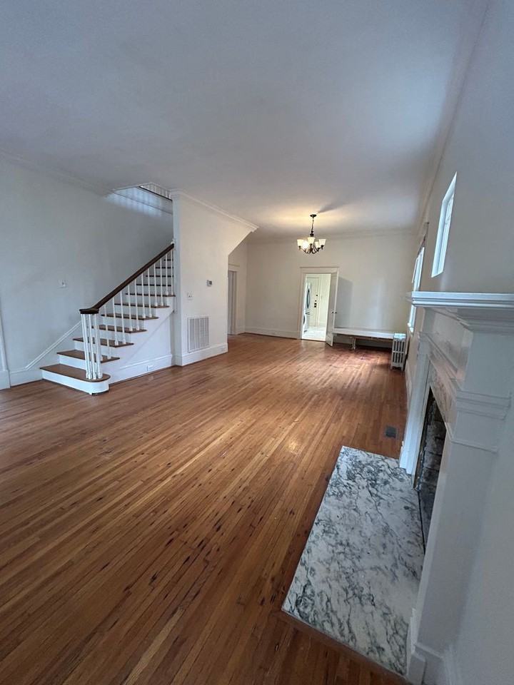 307 Virginia Ave - Photo 3 of 18