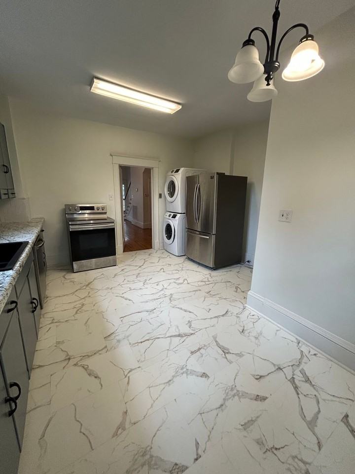 307 Virginia Ave - Photo 6 of 18