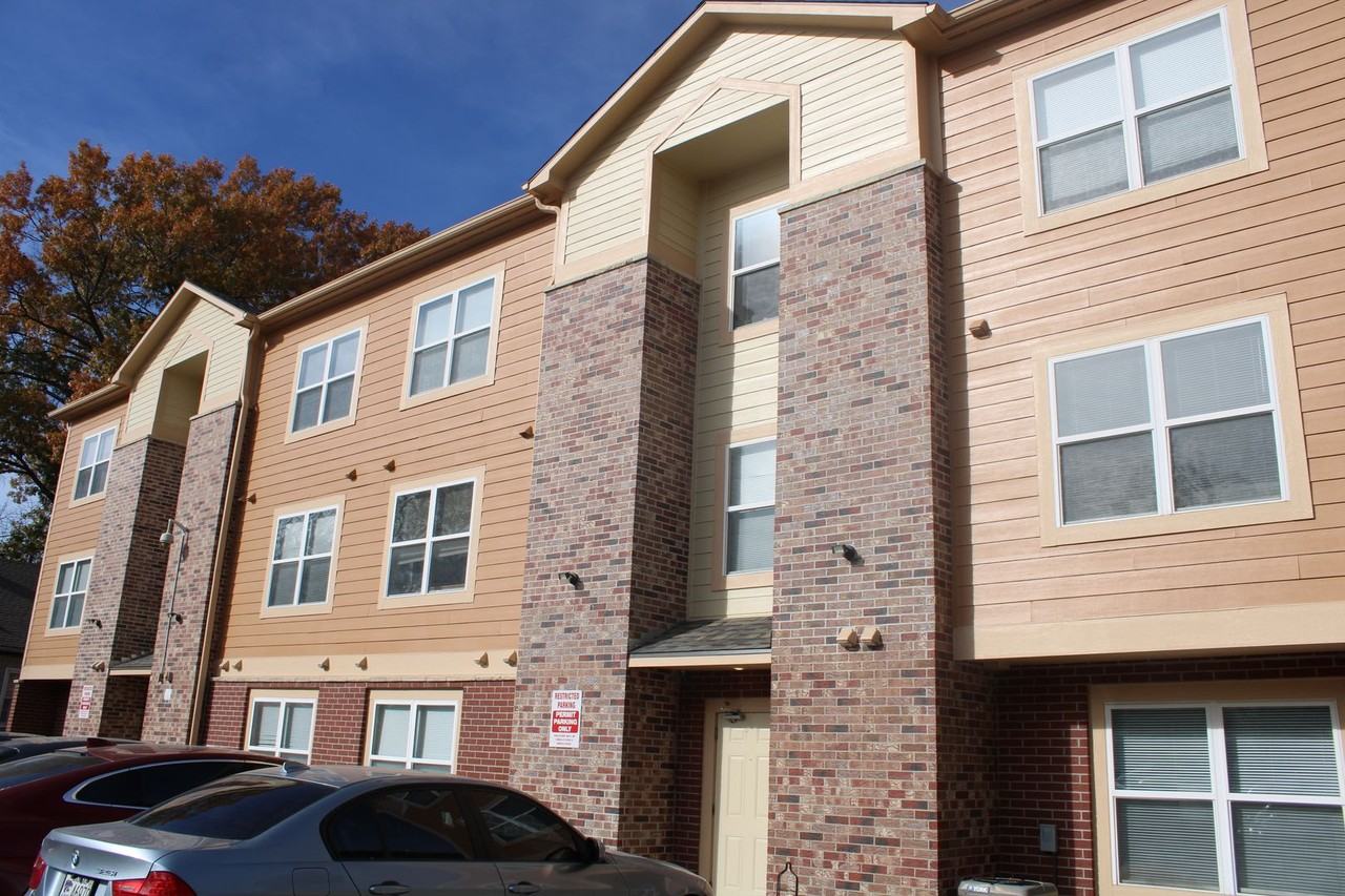 1121 Thurston St - Photo 3 of 15