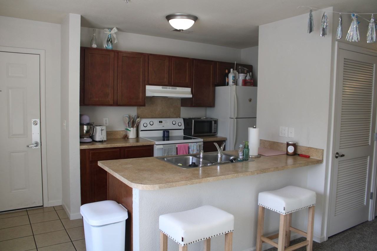 1121 Thurston St - Photo 4 of 15