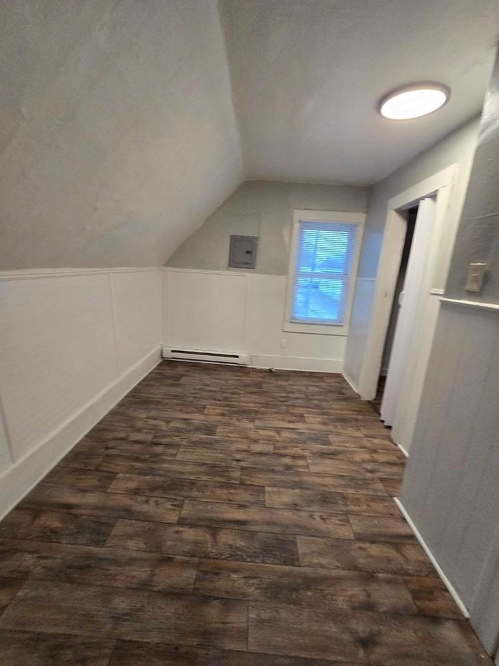 1609 Brown St #B - Photo 7 of 15