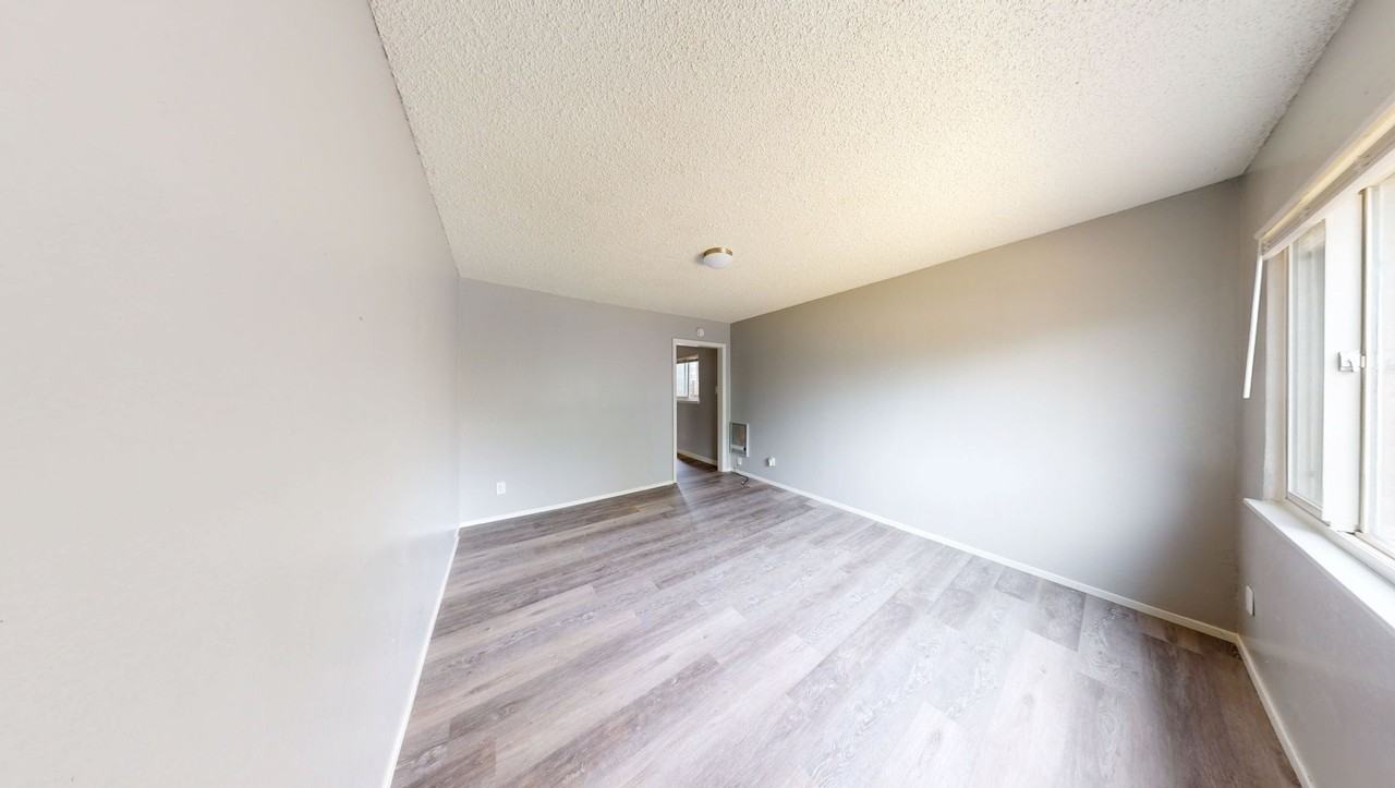 1648 Russell St, - Photo 7 of 33