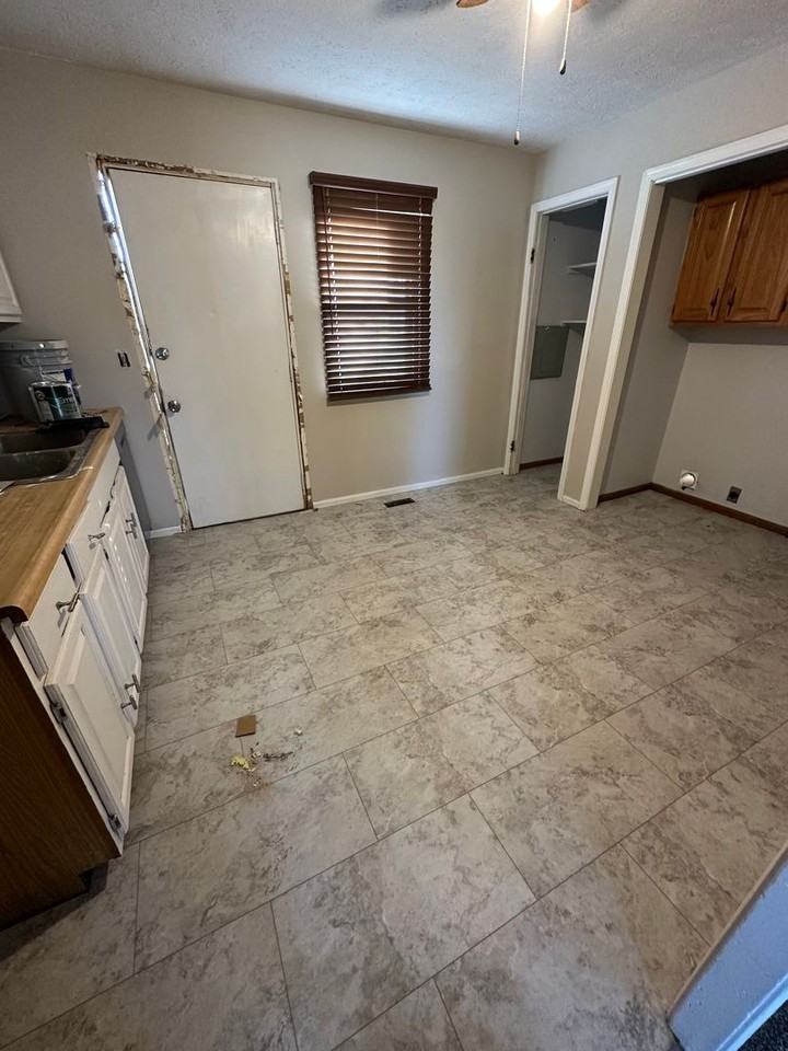 1411 20th St - Photo 2 of 11