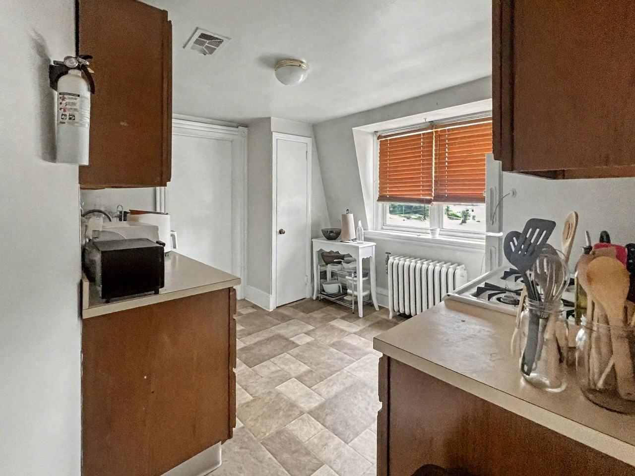 1024 W Lancaster Ave - Photo 4 of 14