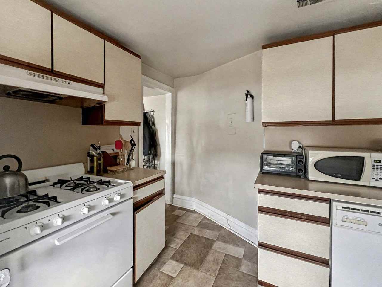 1024 W Lancaster Ave - Photo 6 of 14