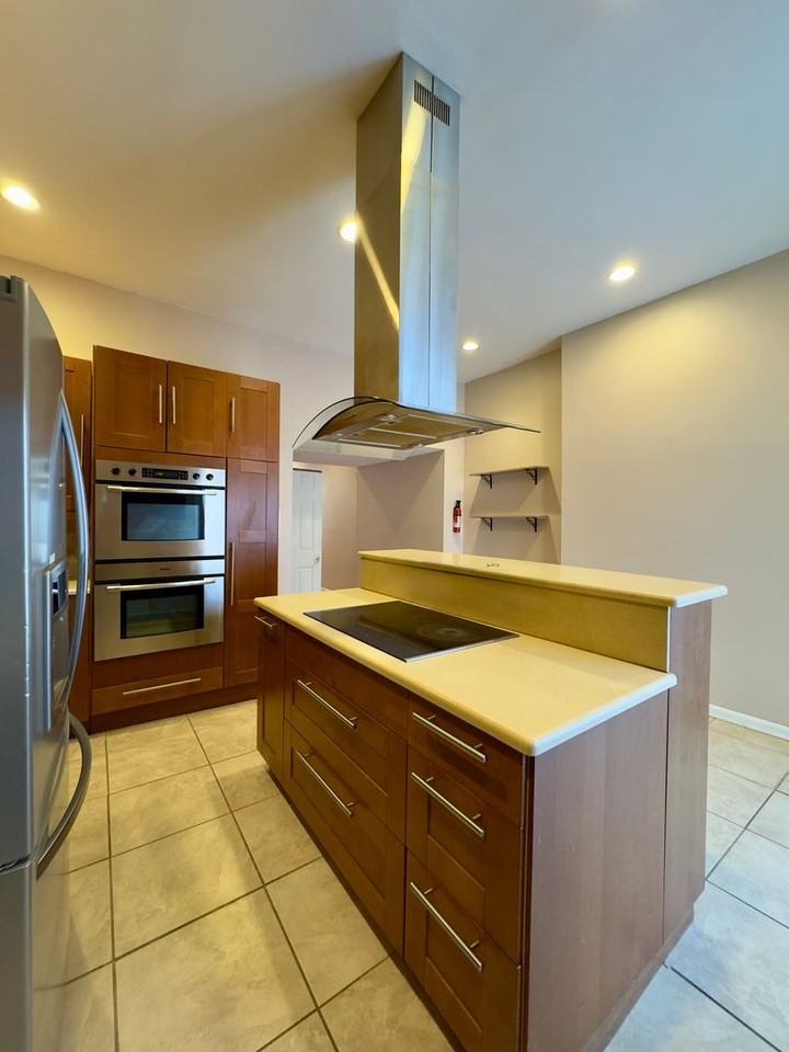 1812 North Calvert Street - Photo 7 of 27