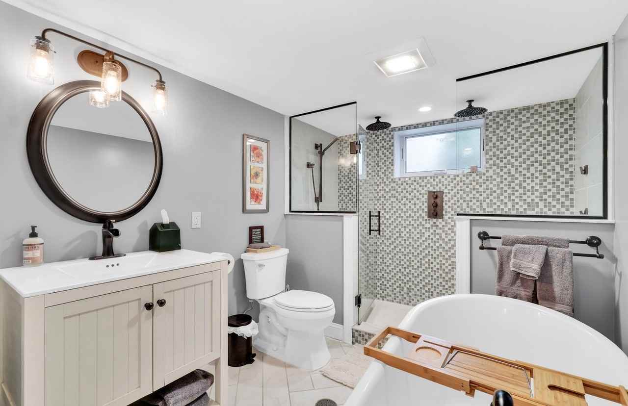 76 W Lakeshore Dr - Photo 4 of 11