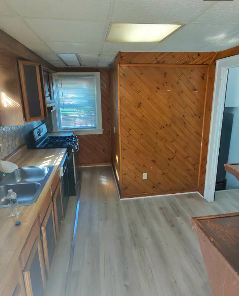 14000 Saybrook Avenue - Photo 3 of 6