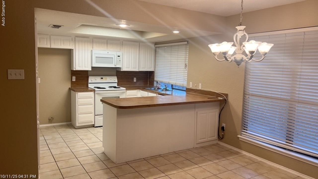 2605 Willow Bnd - Photo 3 of 31