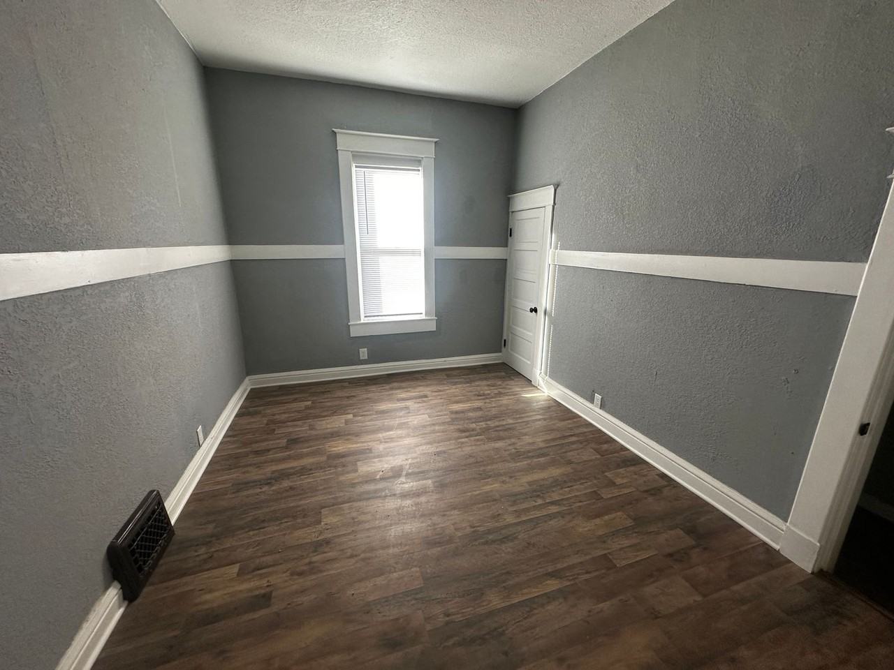 2215 Lafayette St - Photo 4 of 8