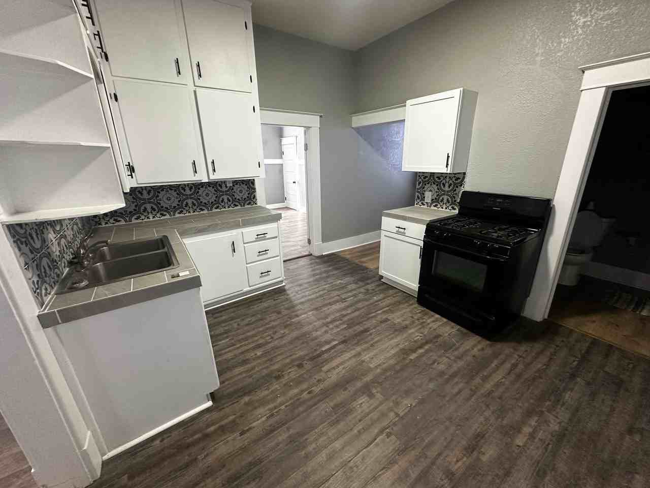 2215 Lafayette St - Photo 5 of 8