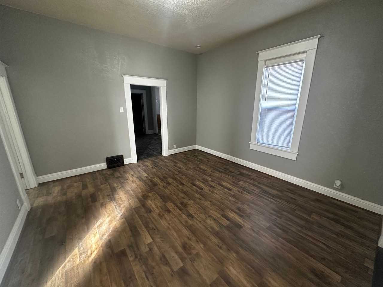 2215 Lafayette St - Photo 7 of 8