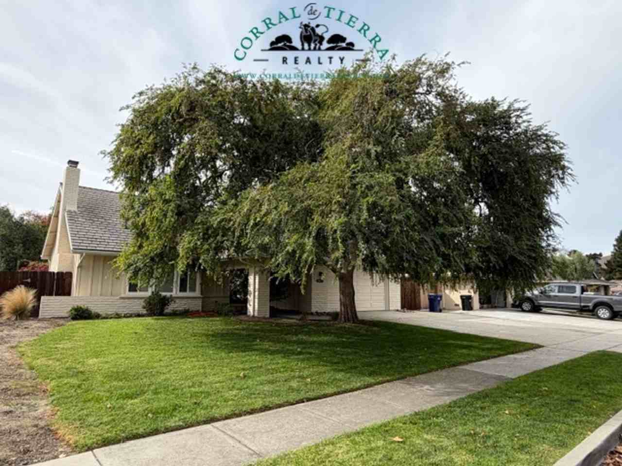 22676 Coleta Dr - Photo 2 of 27