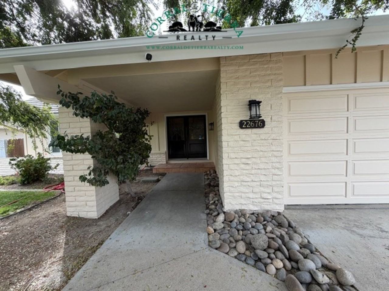 22676 Coleta Dr - Photo 3 of 27