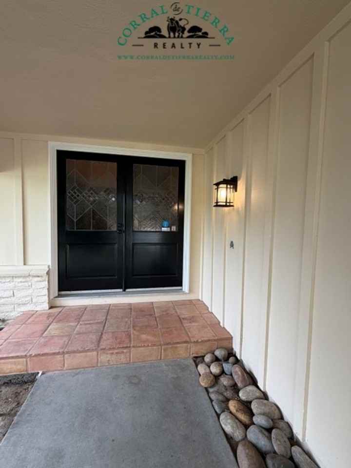 22676 Coleta Dr - Photo 4 of 27