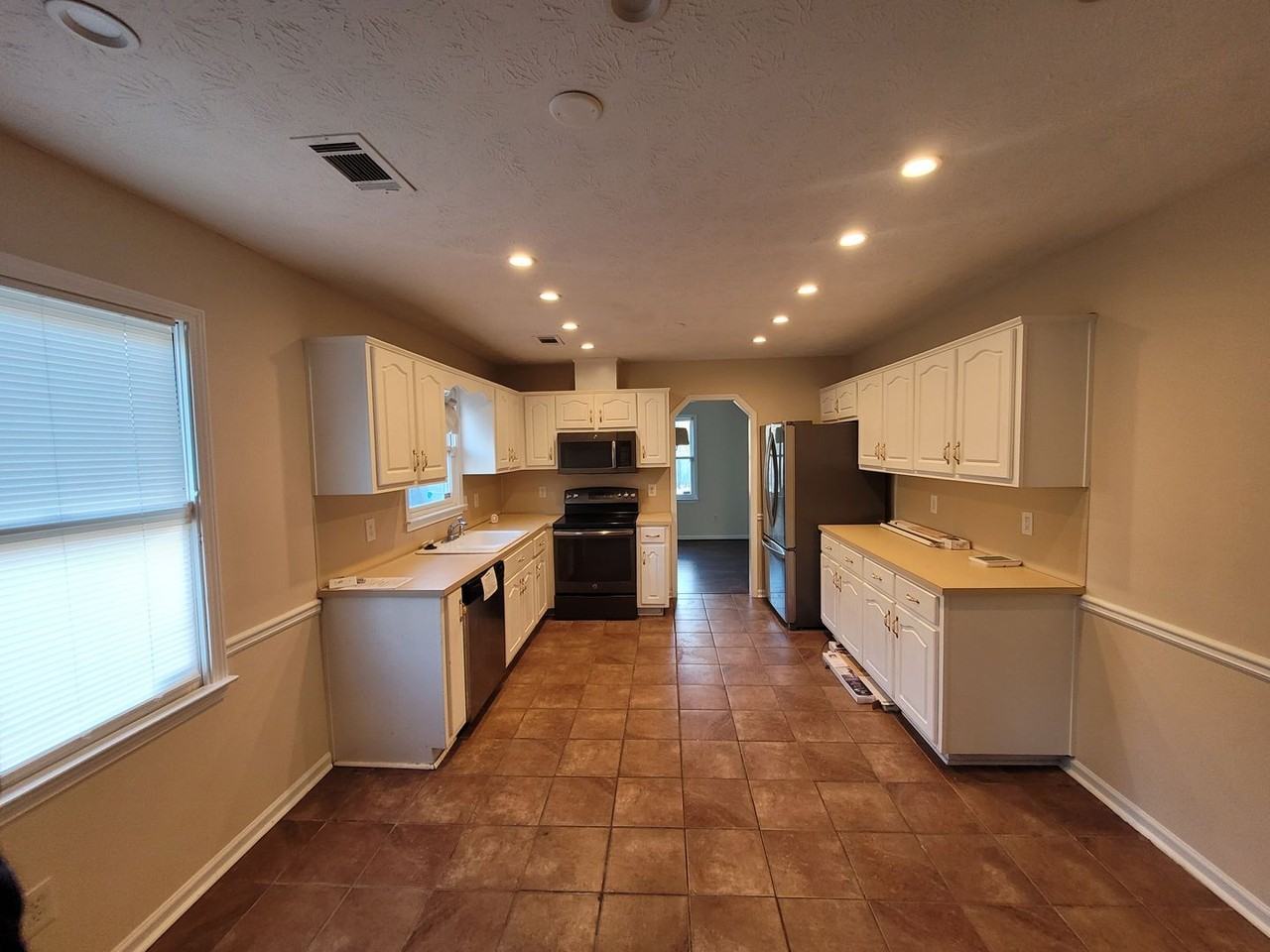 2011 Arrow Point Ln - Photo 4 of 14