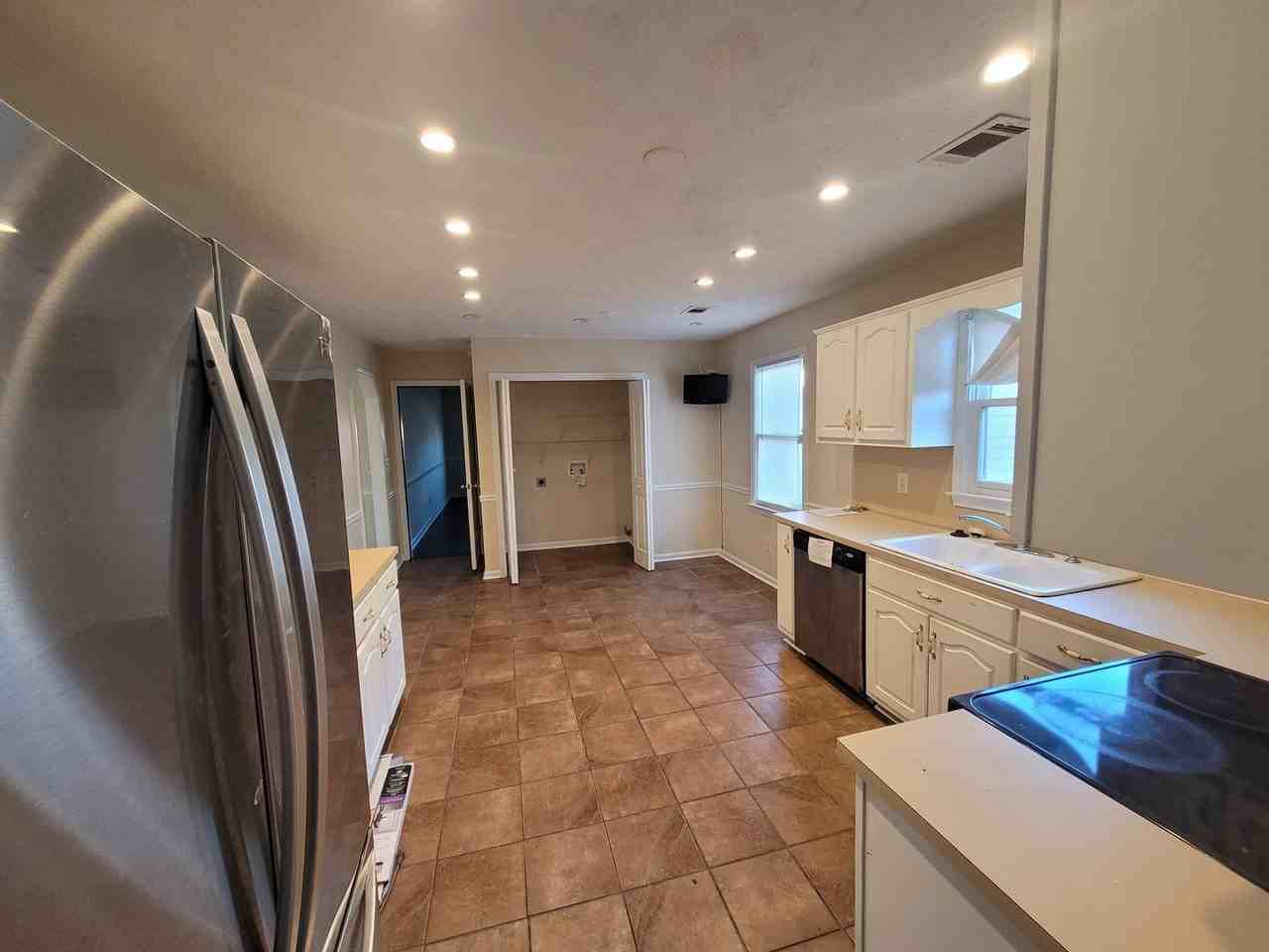 2011 Arrow Point Ln - Photo 5 of 14