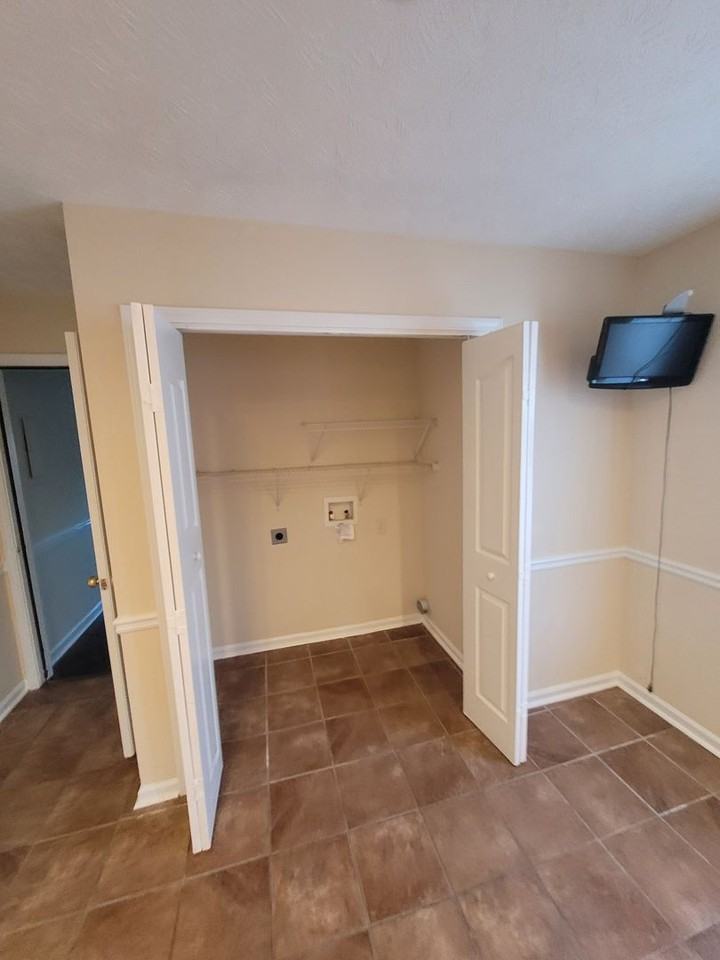 2011 Arrow Point Ln - Photo 6 of 14