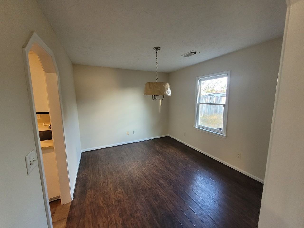 2011 Arrow Point Ln - Photo 7 of 14