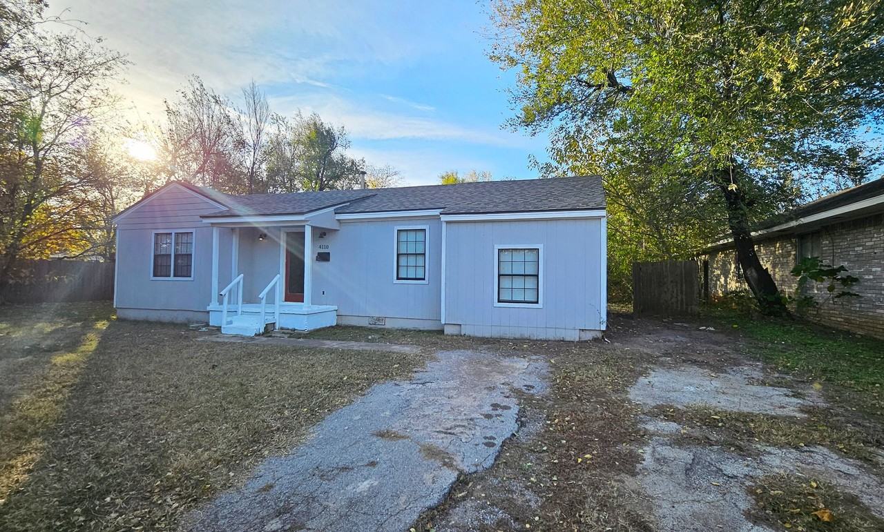 4110 Southeast 11th Street - Photo 2 of 19