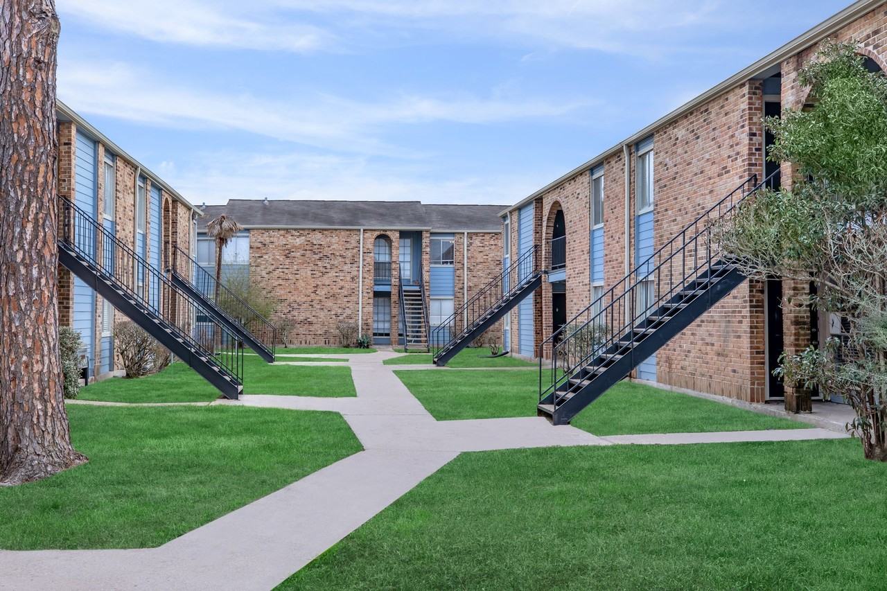 Watermark at Baytown - Photo 6 of 8