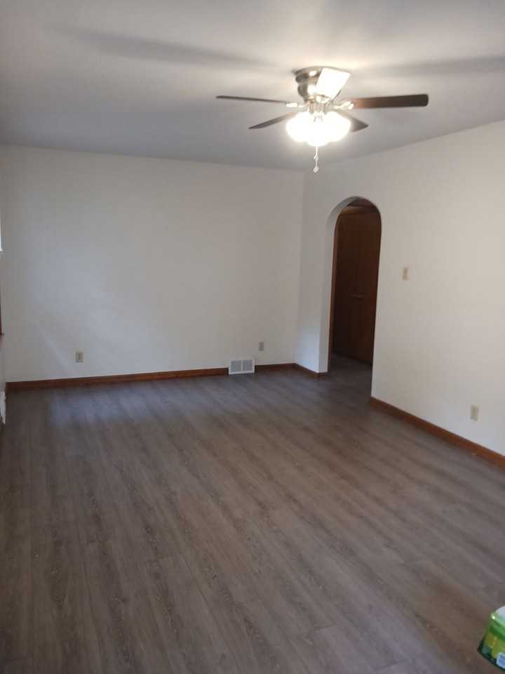 1054 Westover Drive Southeast - Photo 5 of 11