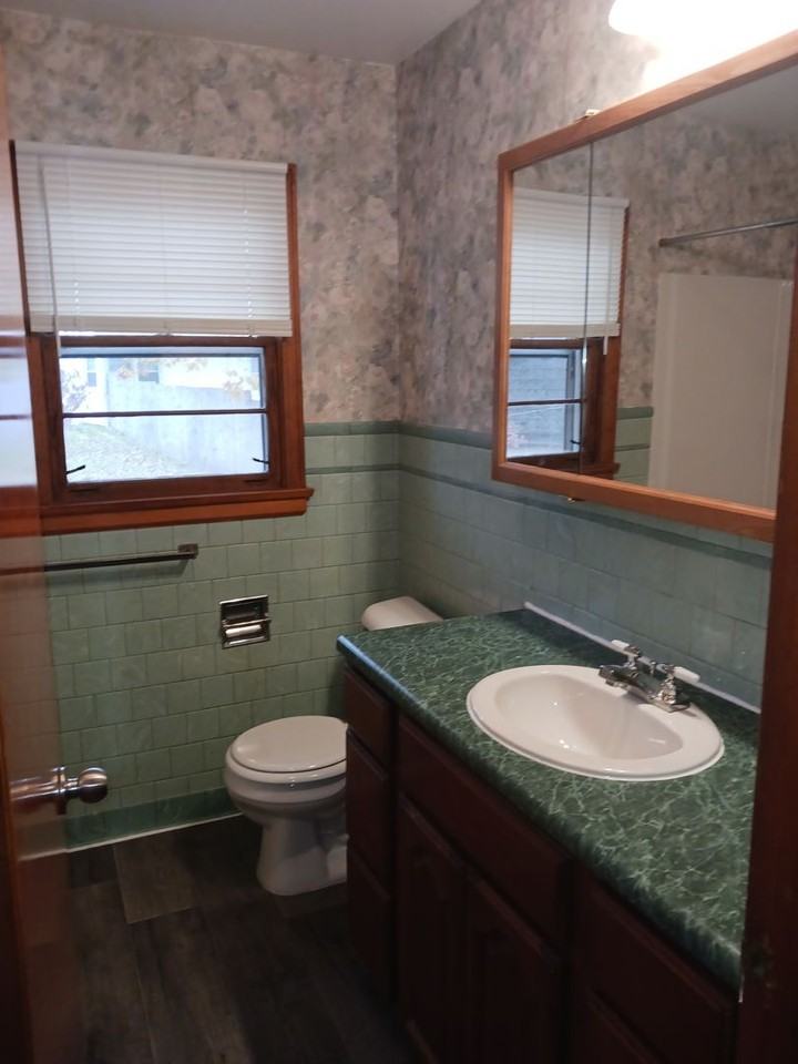 1054 Westover Drive Southeast - Photo 7 of 11