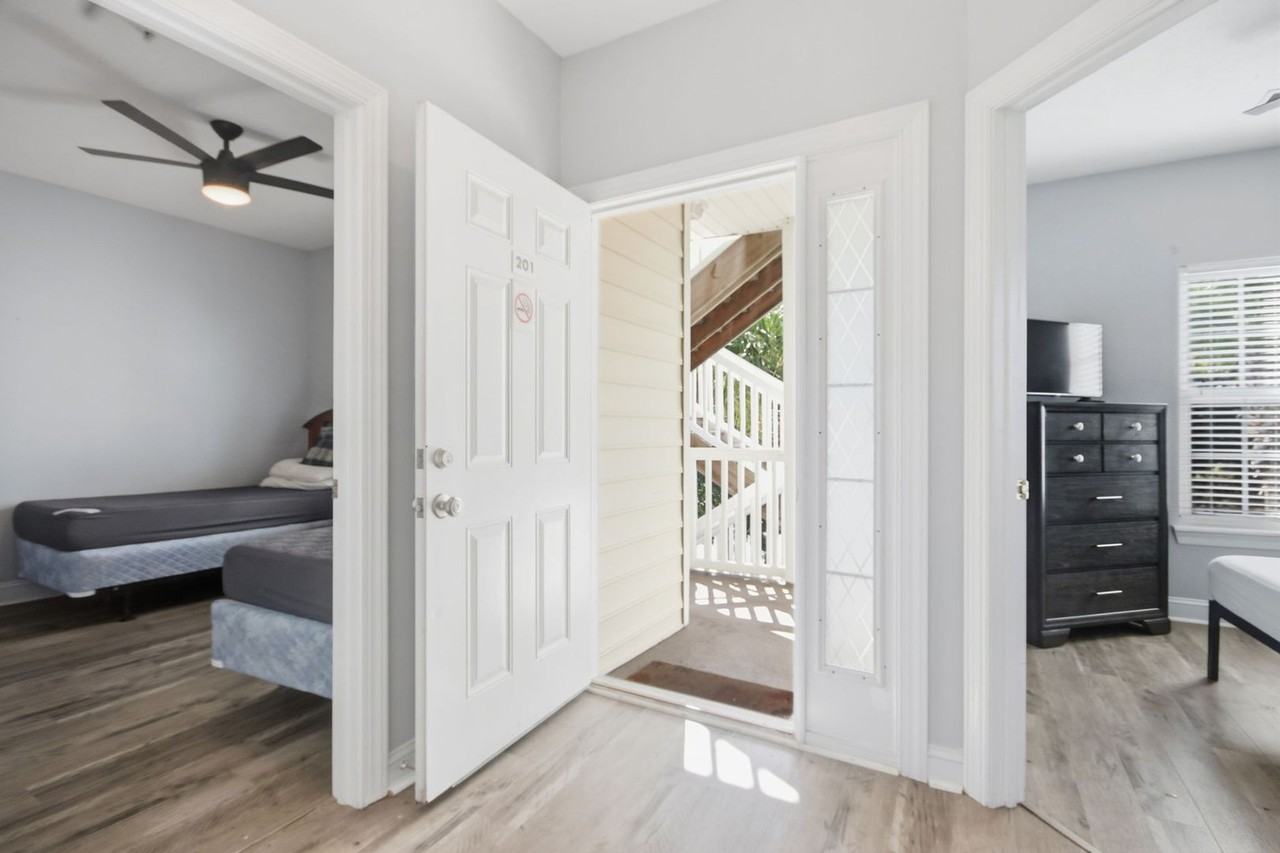 6000 Windsor Green Way #201 - Photo 5 of 32