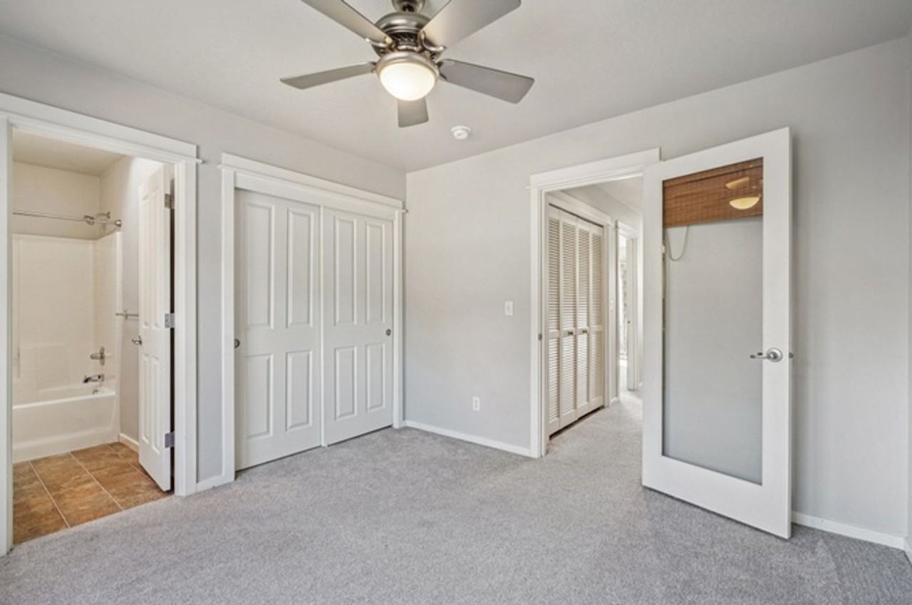 768 Ne 70th Ave - Photo 5 of 15