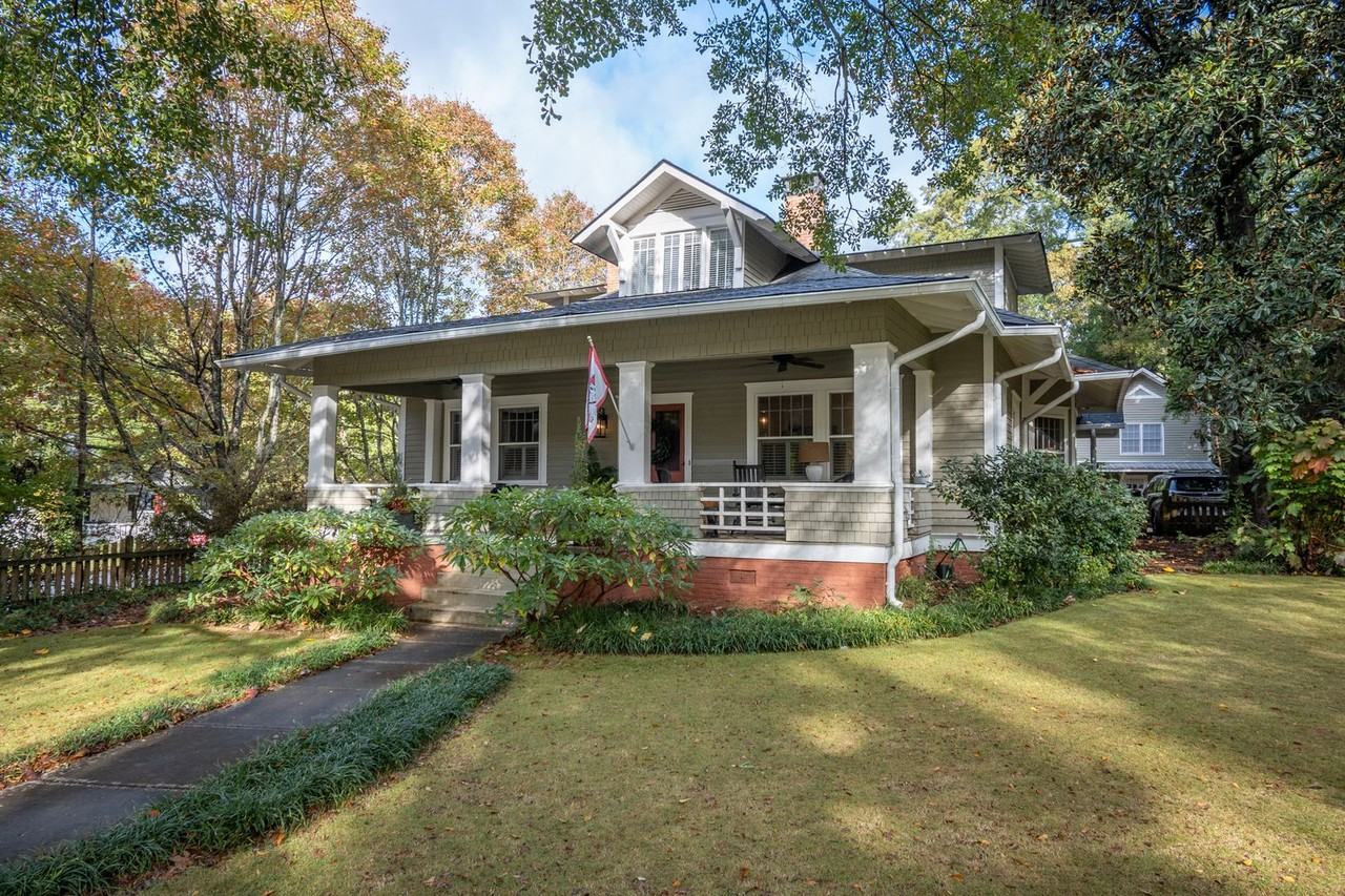 290 Milledge Circle - Photo 3 of 50