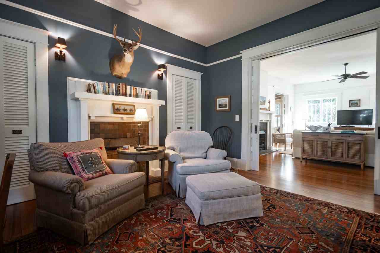 290 Milledge Circle - Photo 5 of 50