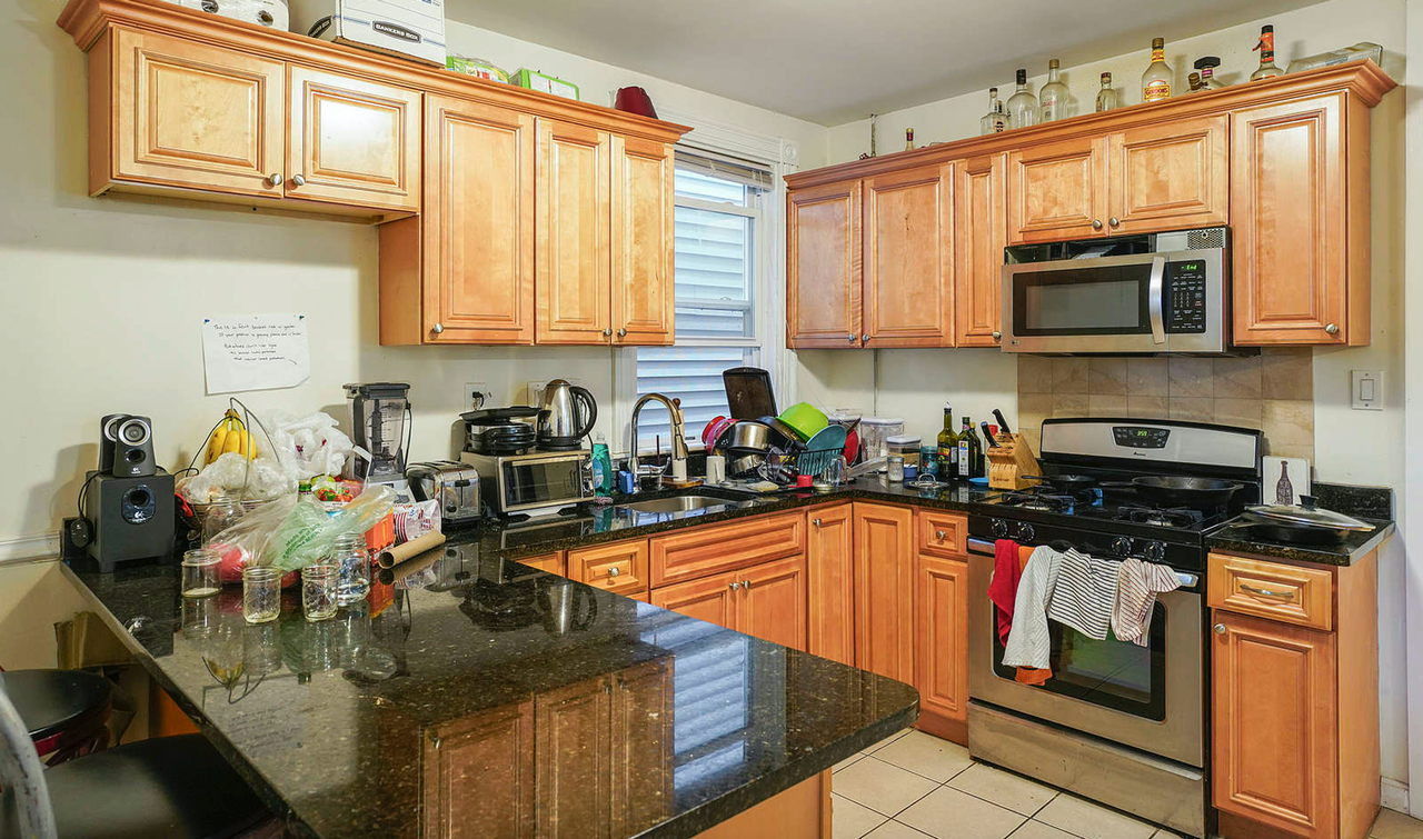 11 Sachem St - Photo 7 of 24