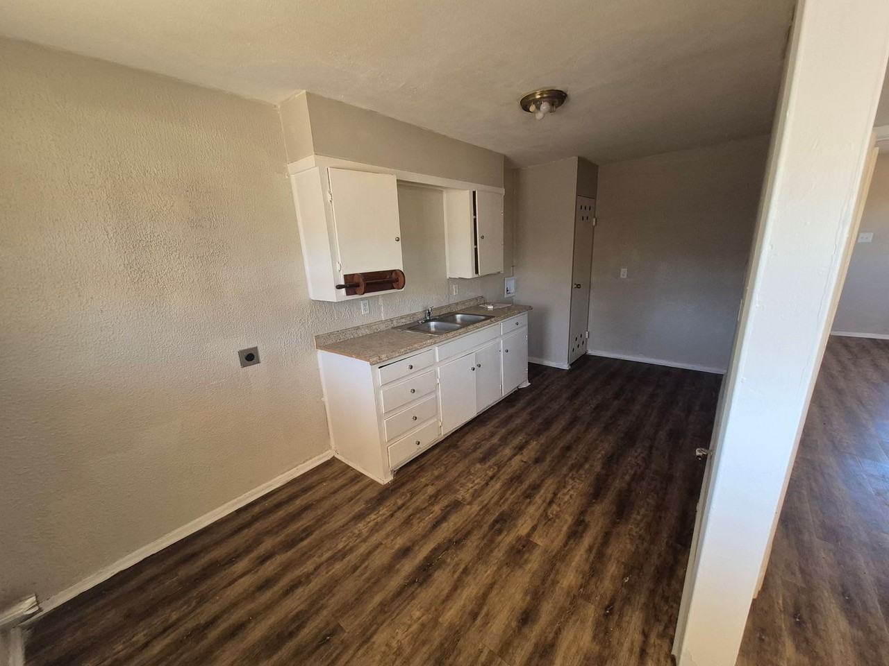 1116 41st St - Photo 2 of 10